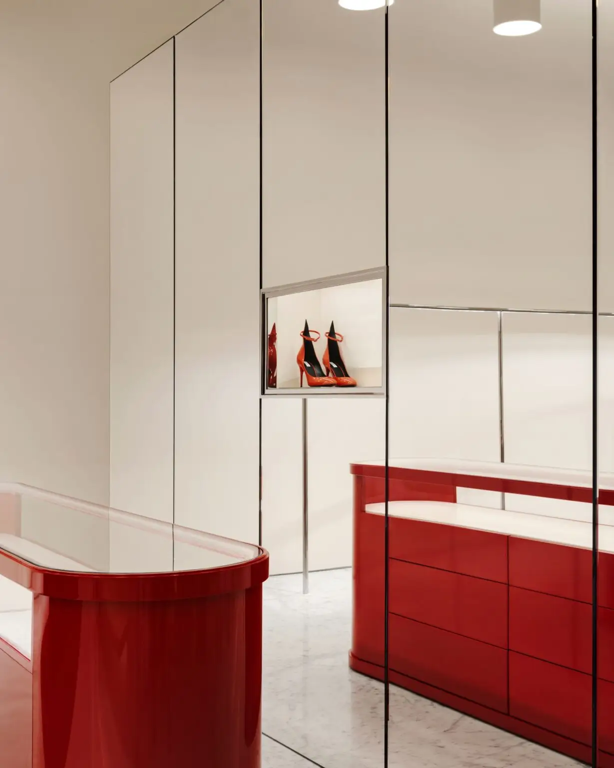 ALAIA_FONTAINEBLEAU_HALLEROED_2