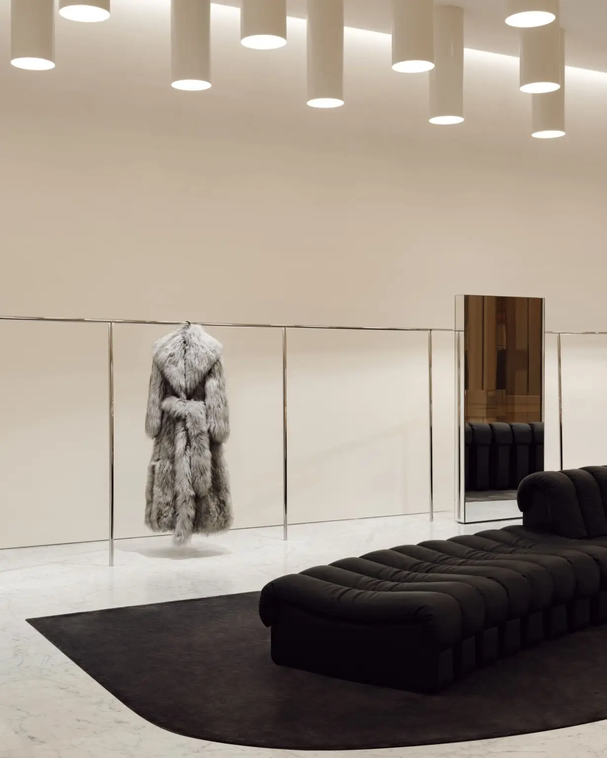 ALAIA_FONTAINEBLEAU_HALLEROED_5