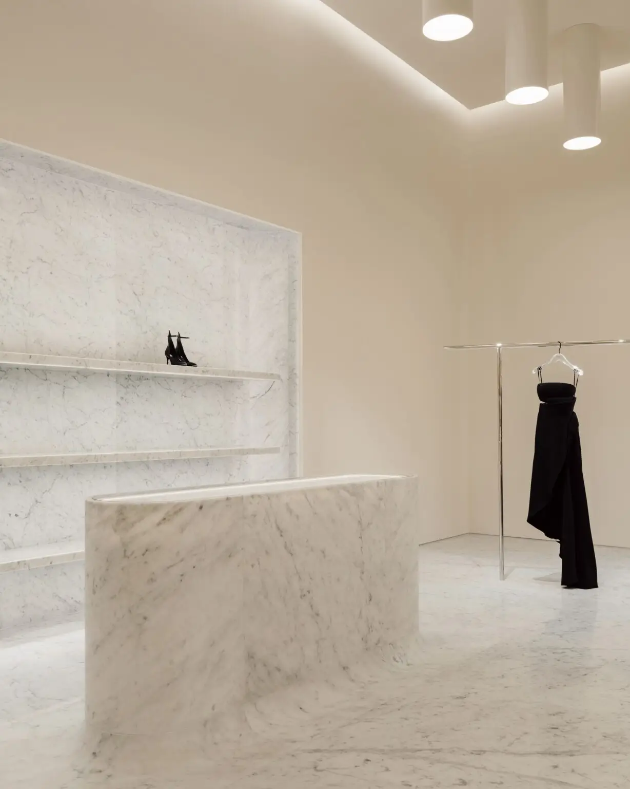 ALAIA_FONTAINEBLEAU_HALLEROED_6